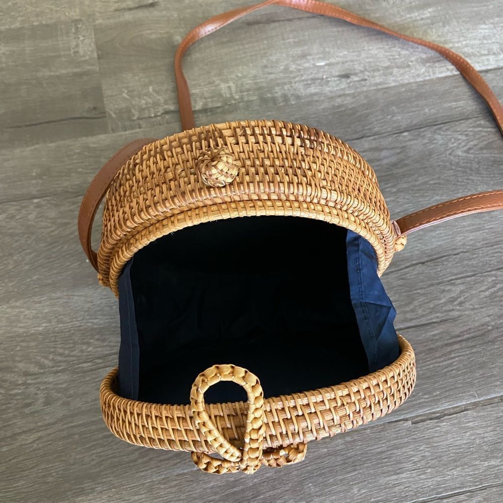 Rattan Crossbody Bag - Picture 3 of 3
